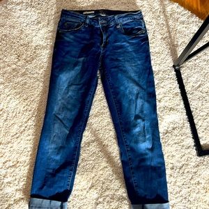 Kut from the kloth mid rise boyfriend jean size 4. Stretch and rolled hem